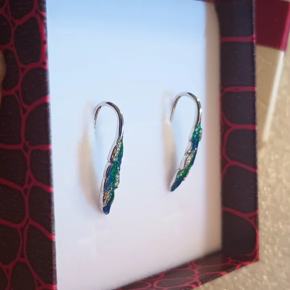 Elegant Sterling Silver Feather Earrings - Picture 11 of 16